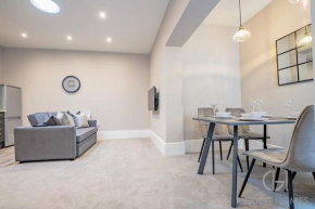 Worcester 1 Bed Apartment With Private Entrance